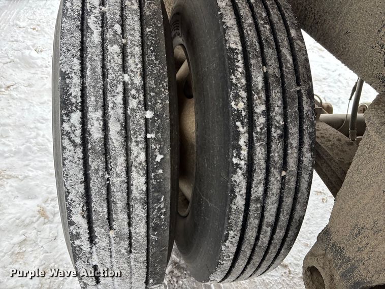 image for item DU6998 2000 East end dump trailer