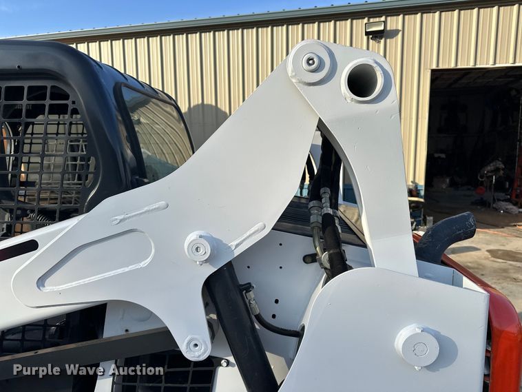 image for item DV0782 2016 Bobcat S530 skid steer loader