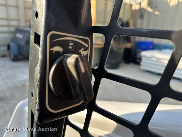 image for item DV0782 2016 Bobcat S530 skid steer loader