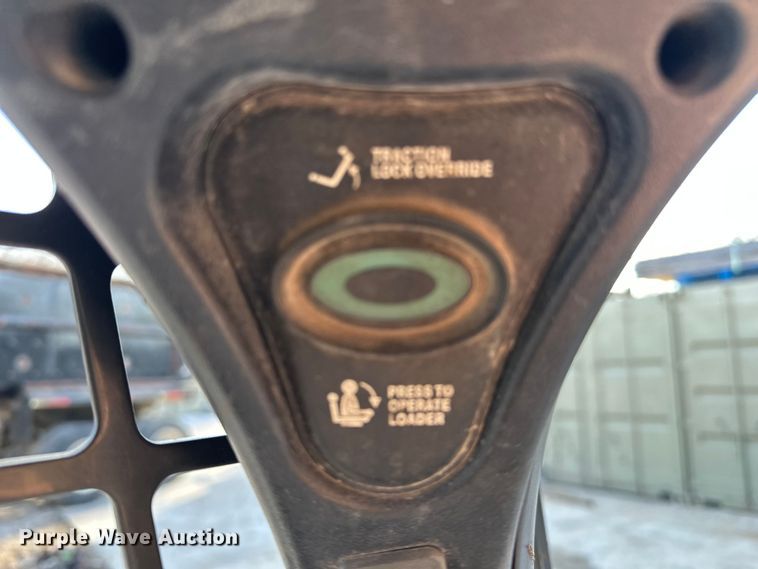 image for item DV0782 2016 Bobcat S530 skid steer loader