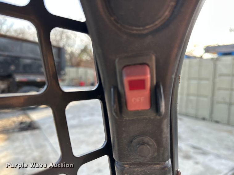 image for item DV0782 2016 Bobcat S530 skid steer loader