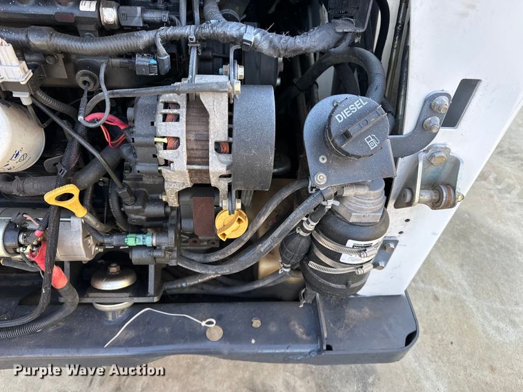 image for item DV0782 2016 Bobcat S530 skid steer loader