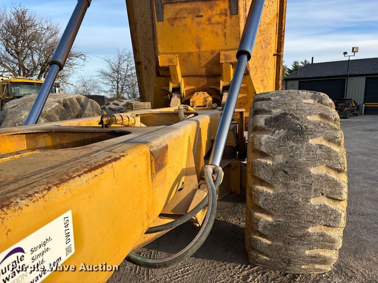 image for item DW7457 Volvo end dump trailer