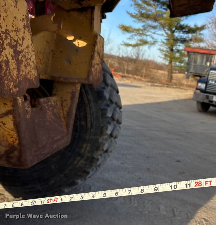 image for item DW7457 Volvo end dump trailer