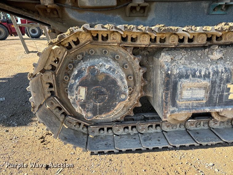 image for item DW7460 2015 Powerscreen  Trackpactor 320 impact crusher