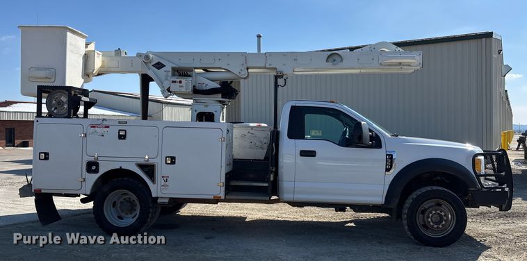 image for item DW7480 2017 Ford F550 bucket truck