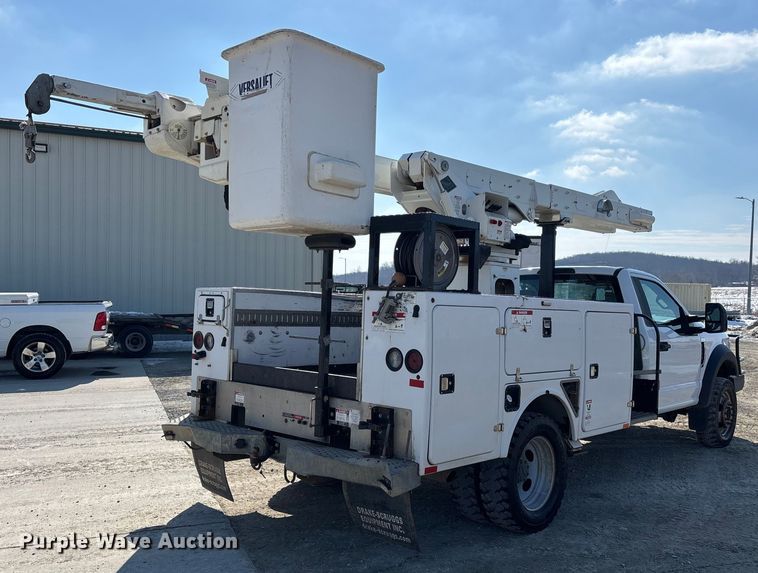 image for item DW7480 2017 Ford F550 bucket truck