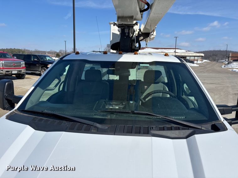 image for item DW7480 2017 Ford F550 bucket truck