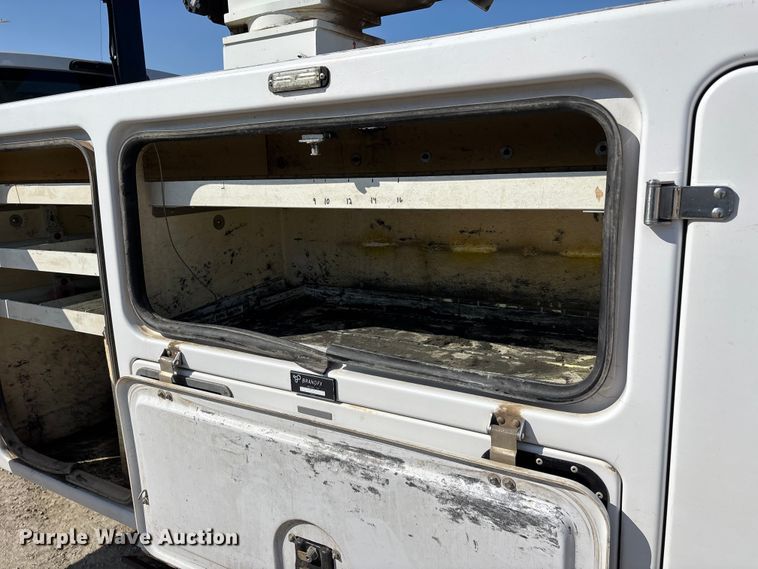 image for item DW7480 2017 Ford F550 bucket truck