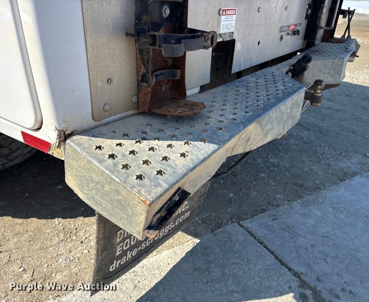 image for item DW7480 2017 Ford F550 bucket truck