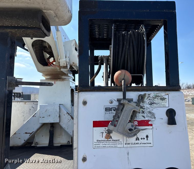 image for item DW7480 2017 Ford F550 bucket truck