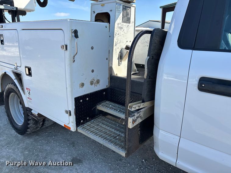 image for item DW7480 2017 Ford F550 bucket truck