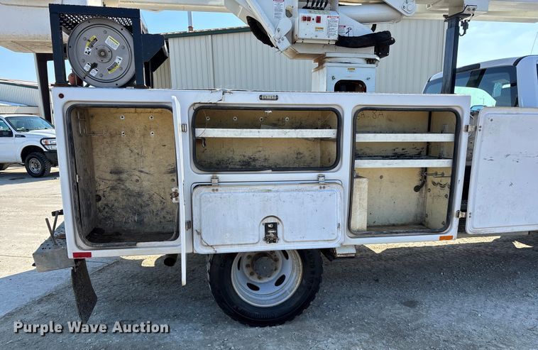 image for item DW7480 2017 Ford F550 bucket truck