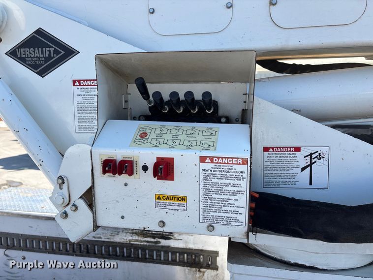 image for item DW7480 2017 Ford F550 bucket truck