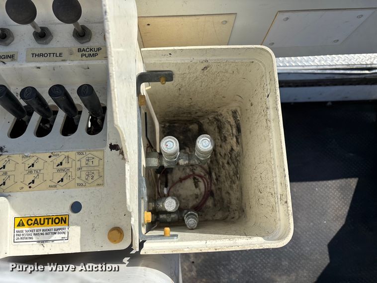 image for item DW7480 2017 Ford F550 bucket truck