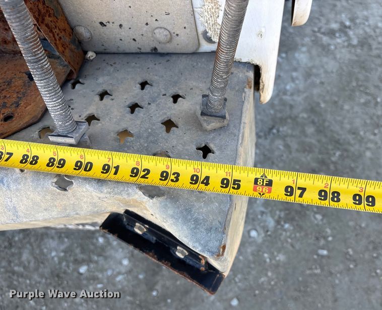 image for item DW7480 2017 Ford F550 bucket truck