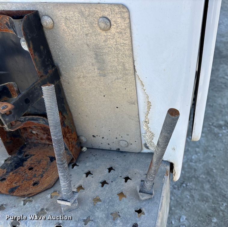 image for item DW7480 2017 Ford F550 bucket truck