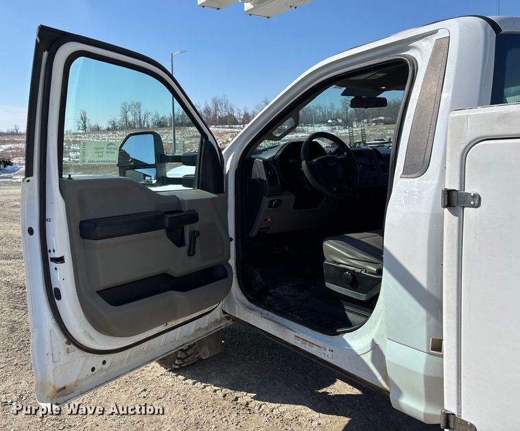 image for item DW7480 2017 Ford F550 bucket truck
