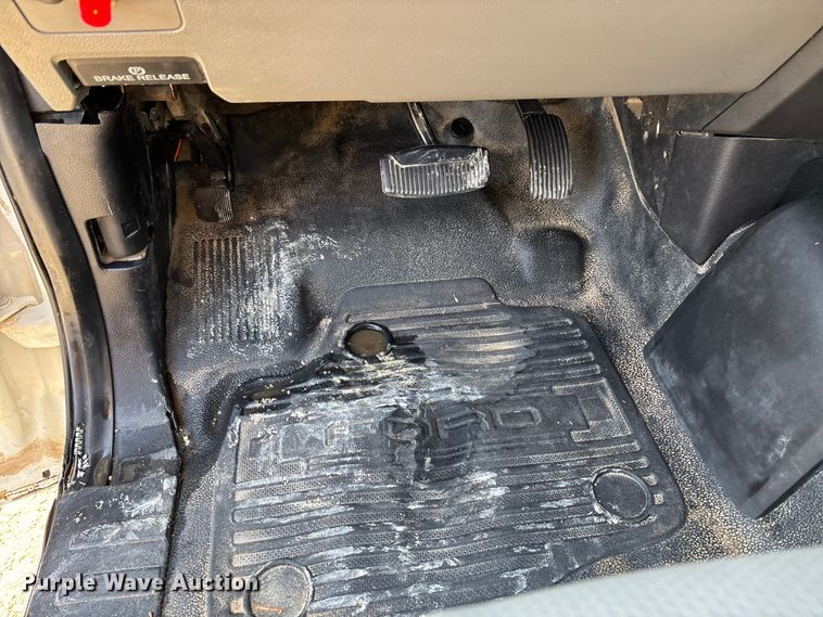 image for item DW7480 2017 Ford F550 bucket truck