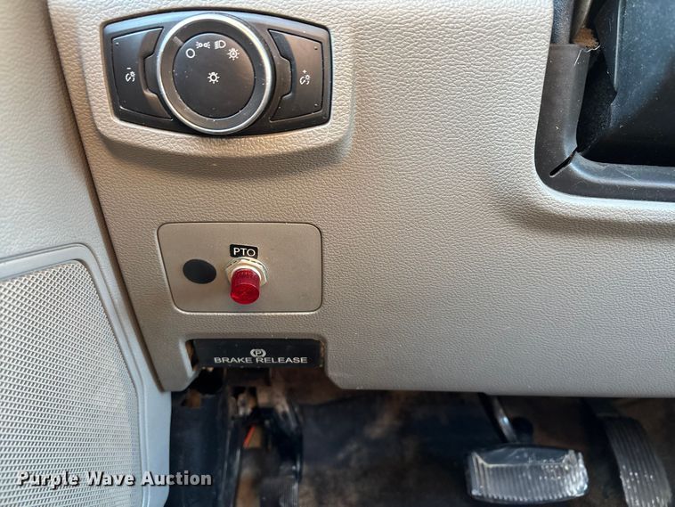 image for item DW7480 2017 Ford F550 bucket truck