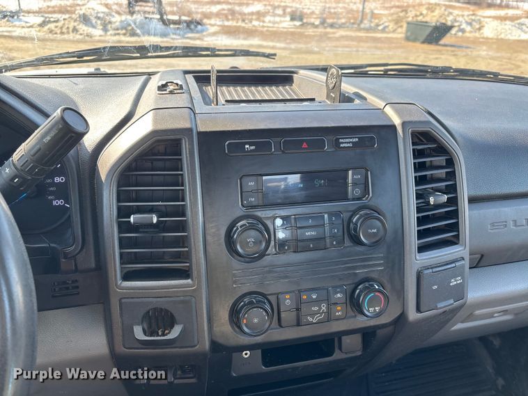 image for item DW7480 2017 Ford F550 bucket truck