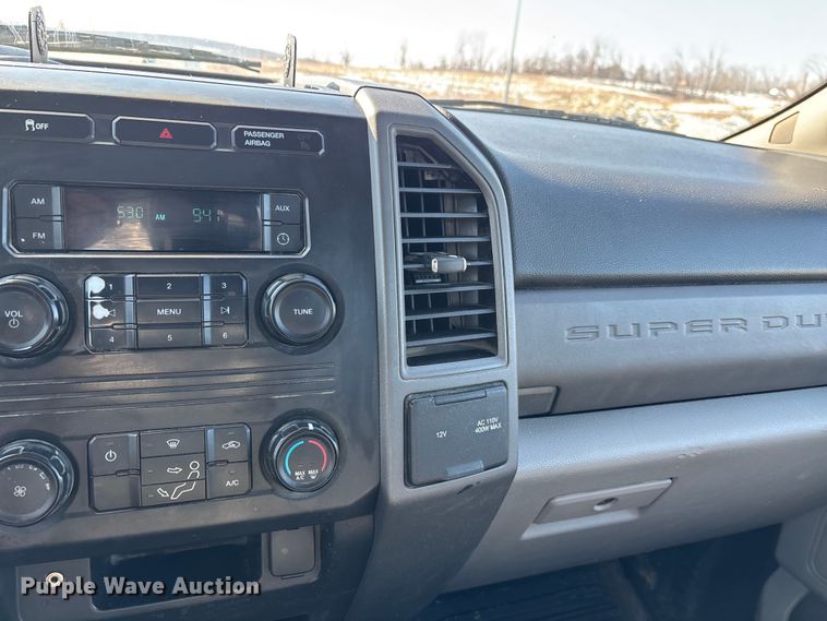 image for item DW7480 2017 Ford F550 bucket truck