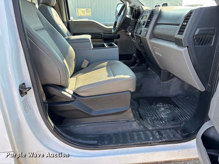 image for item DW7480 2017 Ford F550 bucket truck