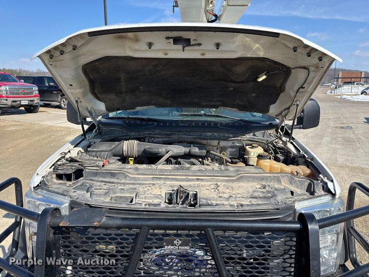 image for item DW7480 2017 Ford F550 bucket truck