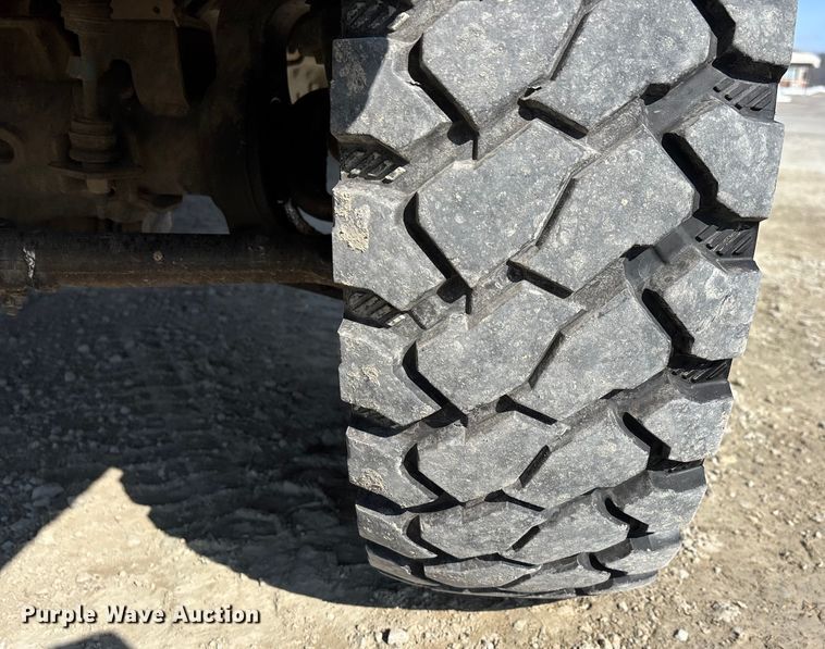 image for item DW7480 2017 Ford F550 bucket truck