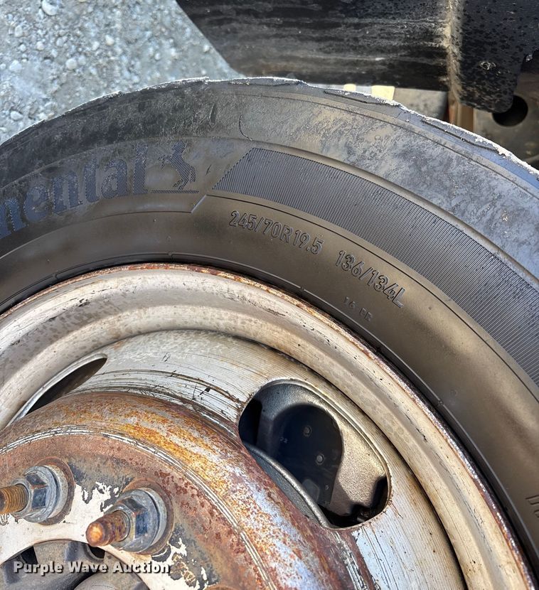 image for item DW7480 2017 Ford F550 bucket truck