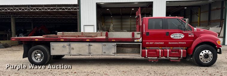 image for item EA2086 2003 Ford F750 Crew Cab flatbed truck