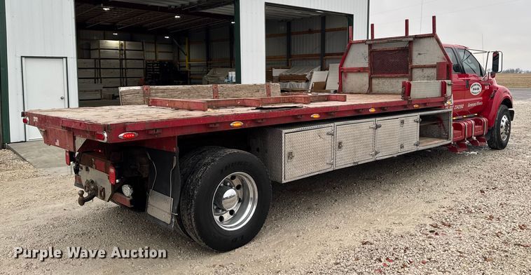 image for item EA2086 2003 Ford F750 Crew Cab flatbed truck