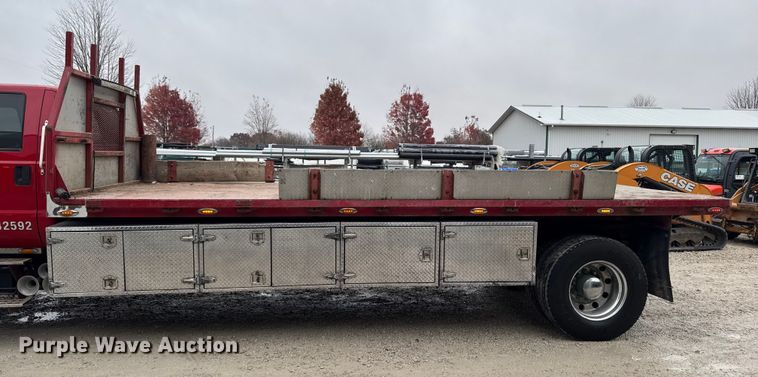 image for item EA2086 2003 Ford F750 Crew Cab flatbed truck