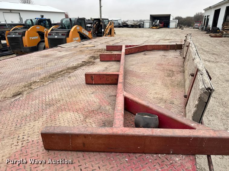 image for item EA2086 2003 Ford F750 Crew Cab flatbed truck