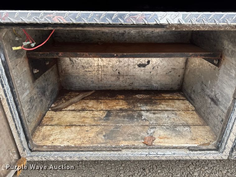 image for item EA2086 2003 Ford F750 Crew Cab flatbed truck