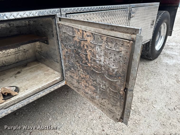 image for item EA2086 2003 Ford F750 Crew Cab flatbed truck