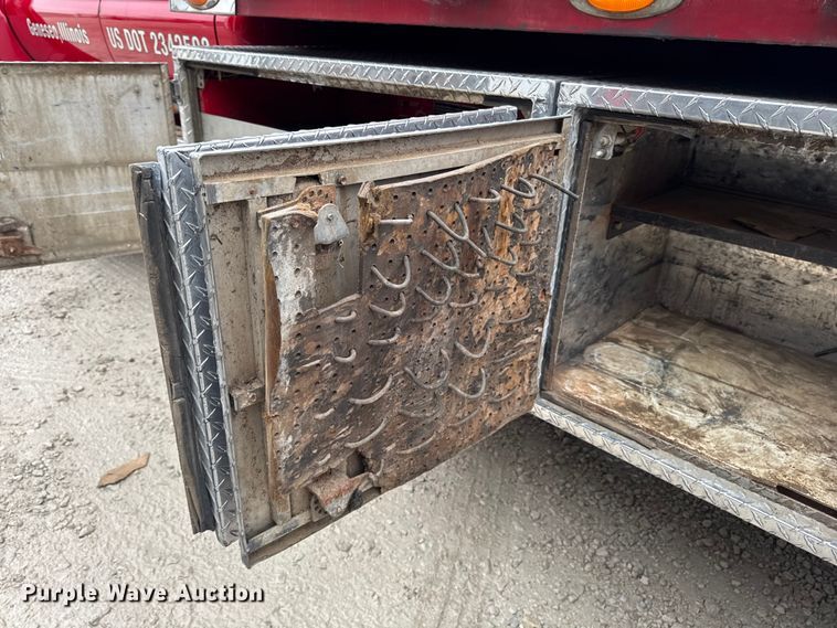 image for item EA2086 2003 Ford F750 Crew Cab flatbed truck