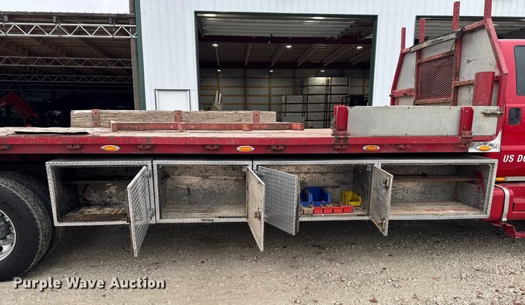 image for item EA2086 2003 Ford F750 Crew Cab flatbed truck