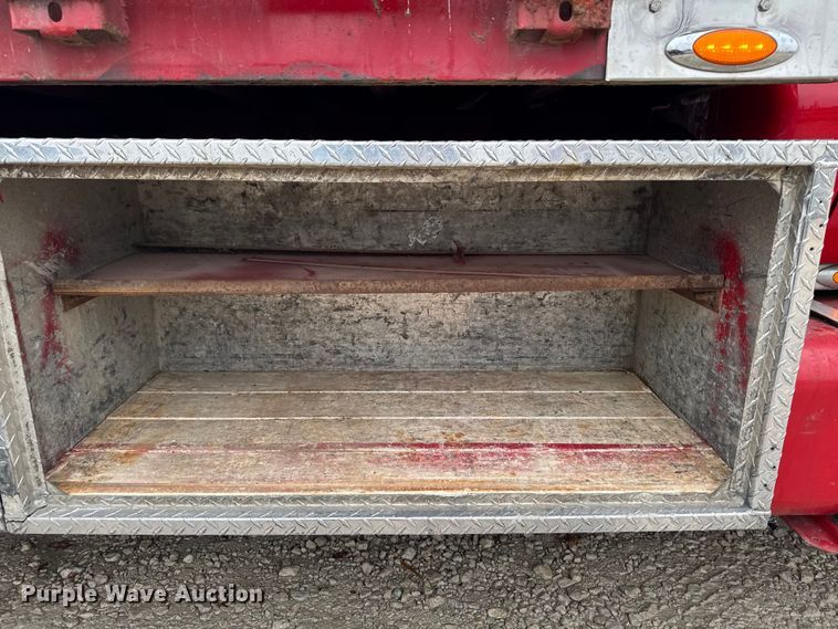 image for item EA2086 2003 Ford F750 Crew Cab flatbed truck