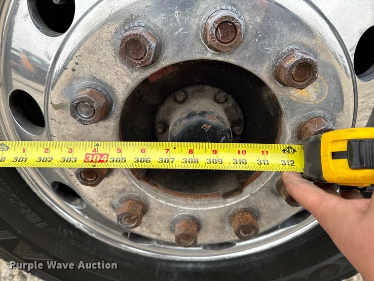 image for item EA2086 2003 Ford F750 Crew Cab flatbed truck