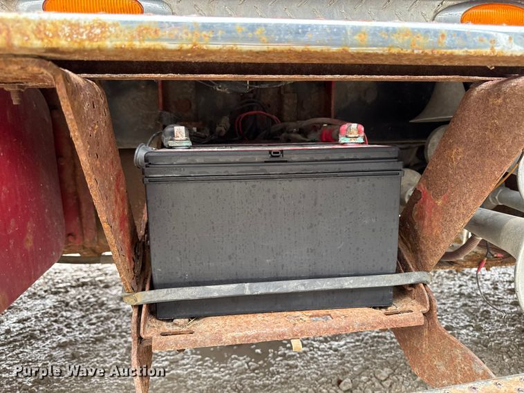 image for item EA2086 2003 Ford F750 Crew Cab flatbed truck