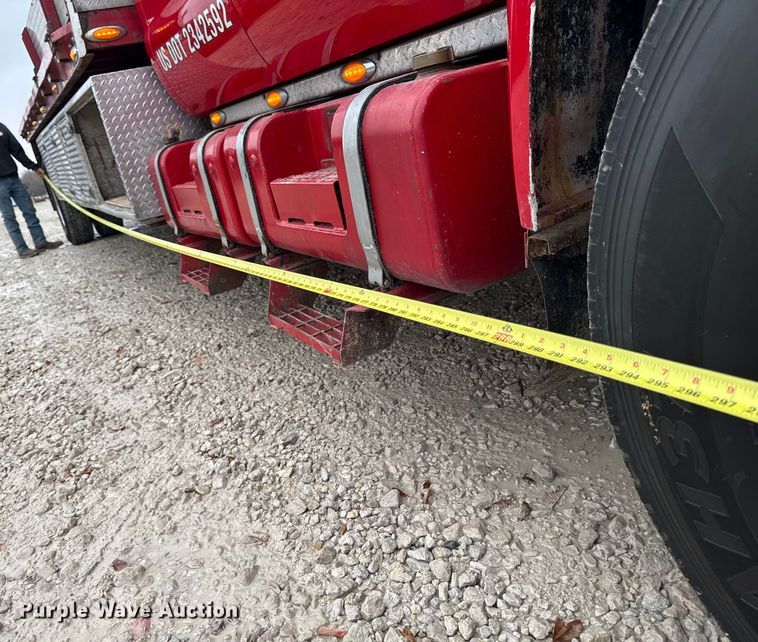 image for item EA2086 2003 Ford F750 Crew Cab flatbed truck