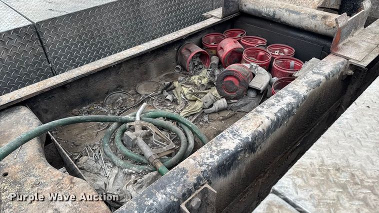 image for item EA2086 2003 Ford F750 Crew Cab flatbed truck