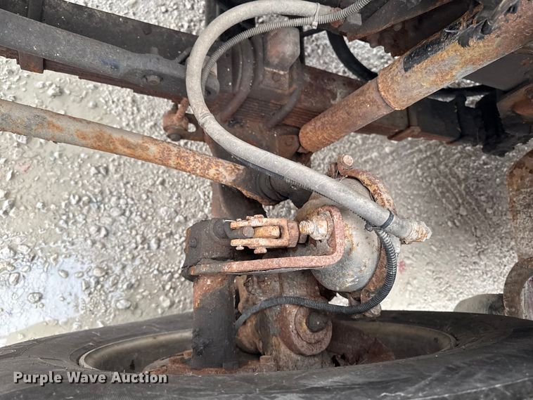 image for item EA2086 2003 Ford F750 Crew Cab flatbed truck