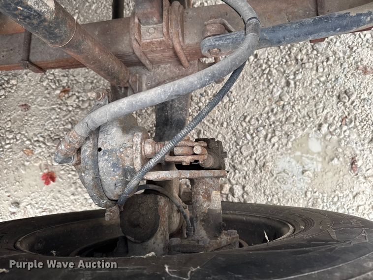 image for item EA2086 2003 Ford F750 Crew Cab flatbed truck