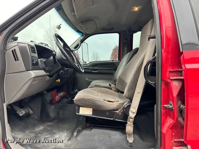 image for item EA2086 2003 Ford F750 Crew Cab flatbed truck