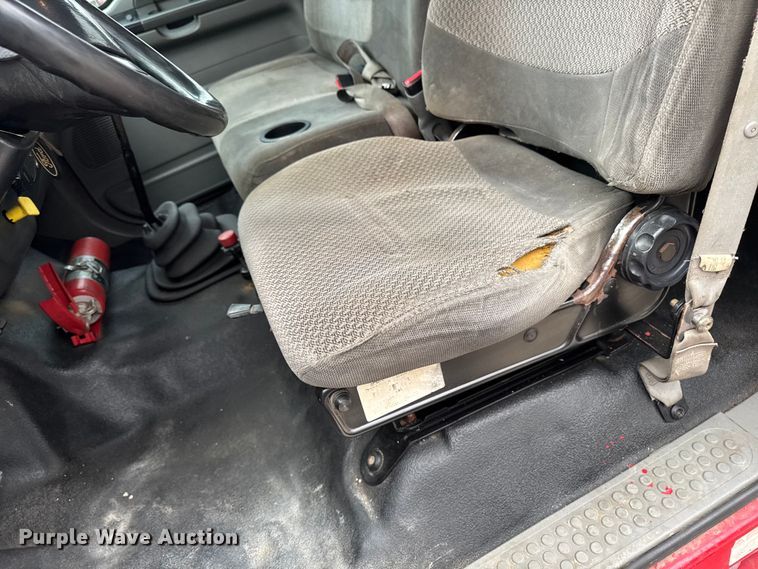 image for item EA2086 2003 Ford F750 Crew Cab flatbed truck