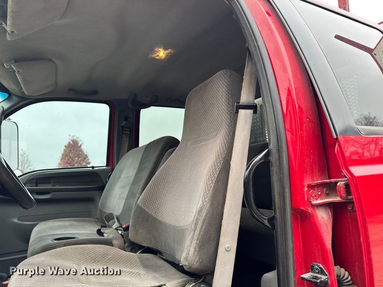 image for item EA2086 2003 Ford F750 Crew Cab flatbed truck