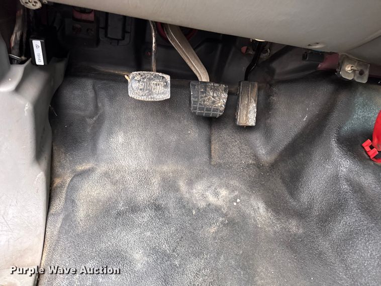 image for item EA2086 2003 Ford F750 Crew Cab flatbed truck