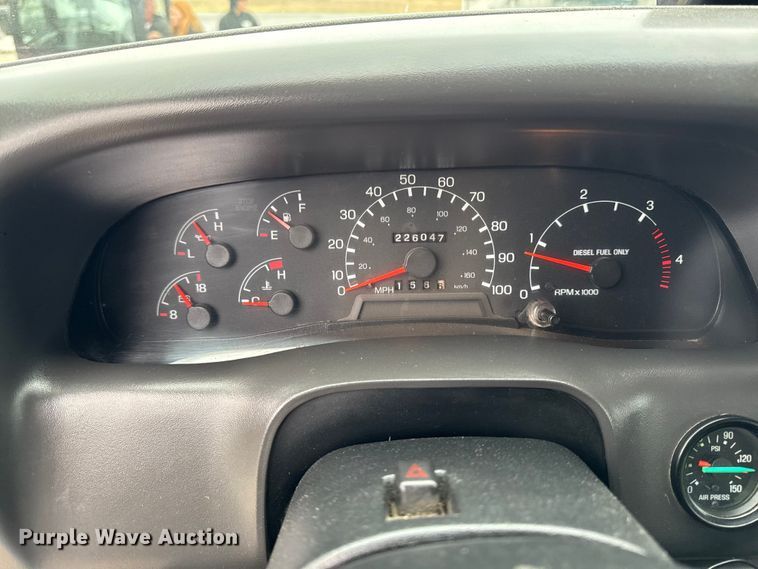 image for item EA2086 2003 Ford F750 Crew Cab flatbed truck